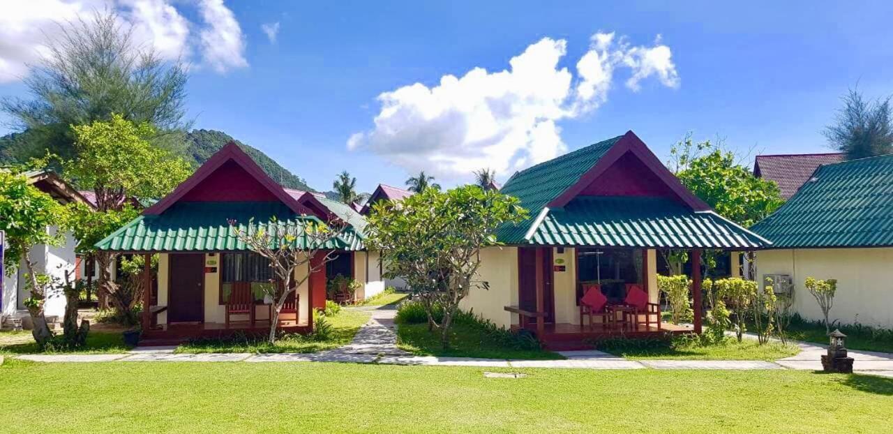 Deluxe Bungalow,112833867:JPEG